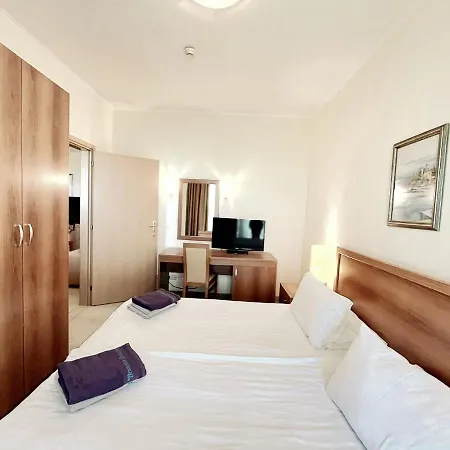 Хотел красавиците тъмнокоси Sunset 5*