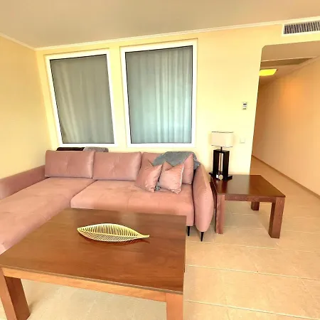 Хотел красавиците тъмнокоси Sunset 5*