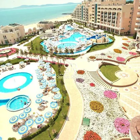 красавиците тъмнокоси Sunset 5*