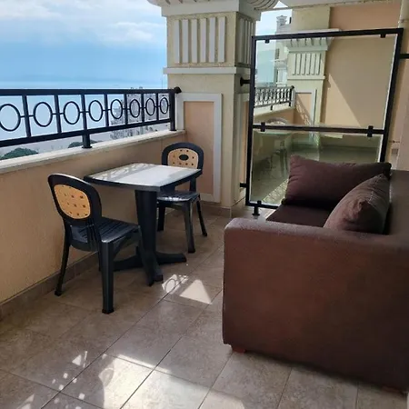 Хотел красавиците тъмнокоси Sunset 5*