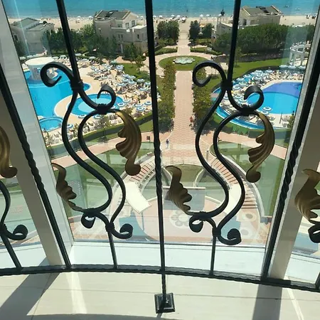 Хотел красавиците тъмнокоси Sunset 5*