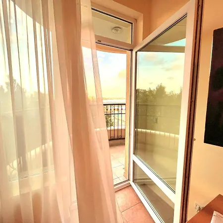 красавиците тъмнокоси Sunset Хотел Поморие