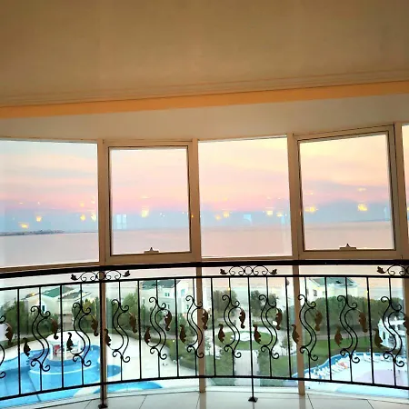 Хотел красавиците тъмнокоси Sunset Поморие