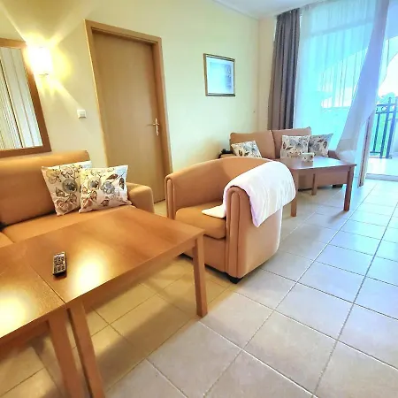 красавиците тъмнокоси Sunset 5*