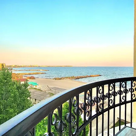 красавиците тъмнокоси Sunset Хотел Поморие