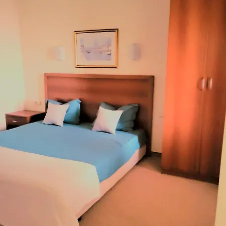 красавиците тъмнокоси Sunset 5*