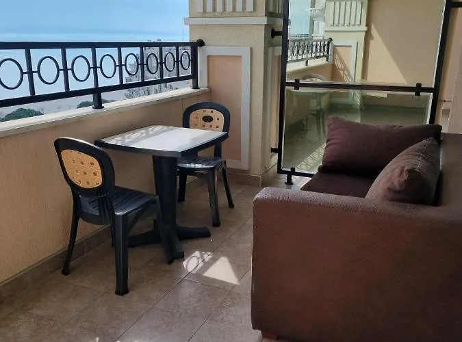 Отель красавиците тъмнокоси Sunset 5*