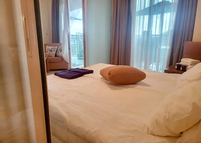 красавиците тъмнокоси Sunset Отель 5*