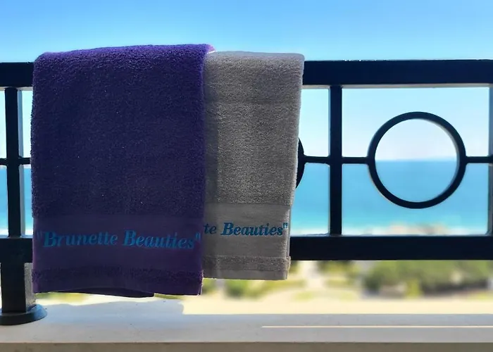 красавиците тъмнокоси Sunset Отель 5*