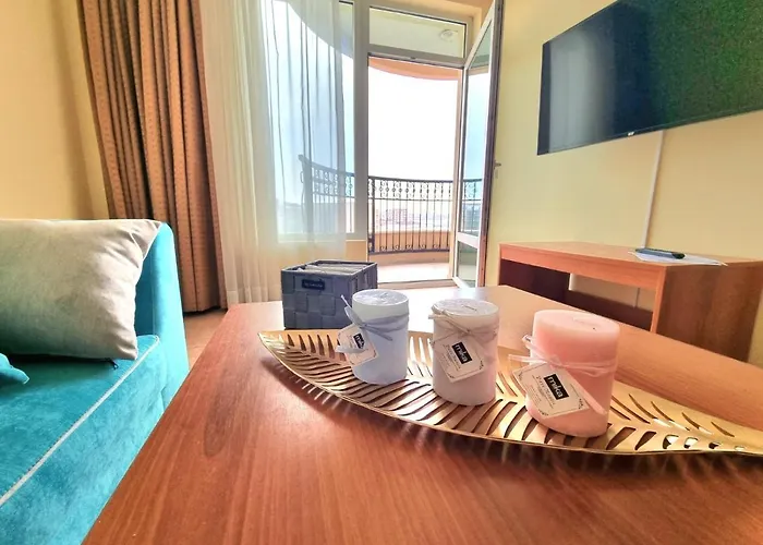 красавиците тъмнокоси Sunset Поморие