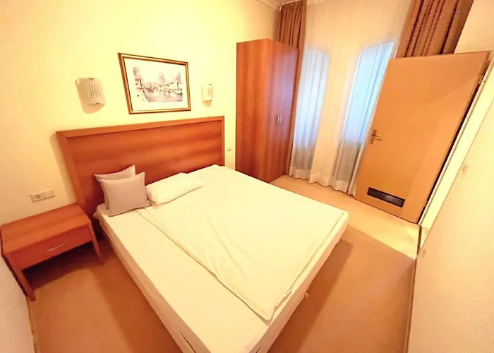 красавиците тъмнокоси Sunset