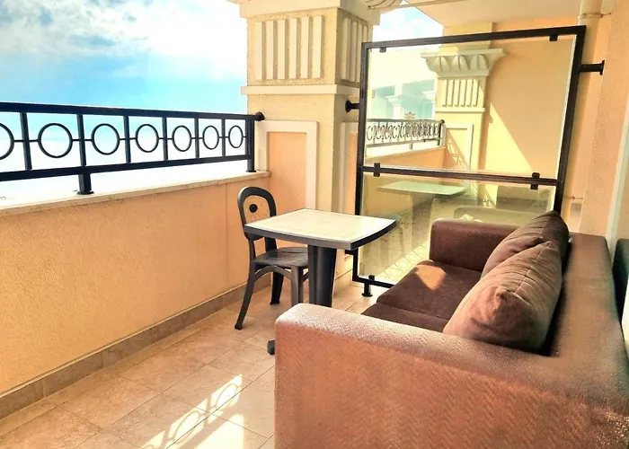 Отель красавиците тъмнокоси Sunset 5*