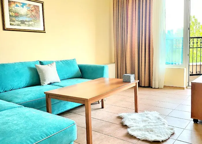 красавиците тъмнокоси Sunset 5*