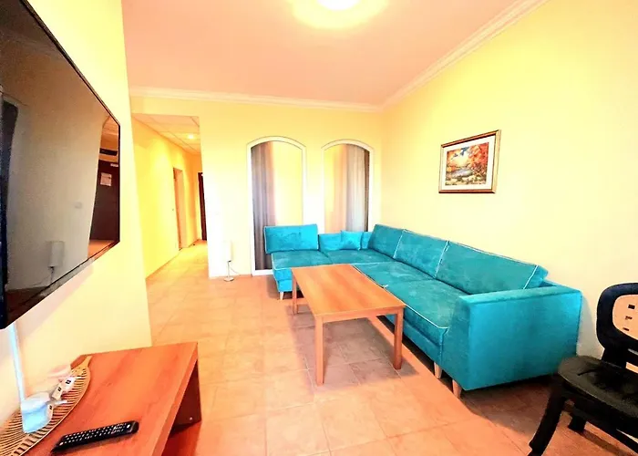 красавиците тъмнокоси Sunset Поморие