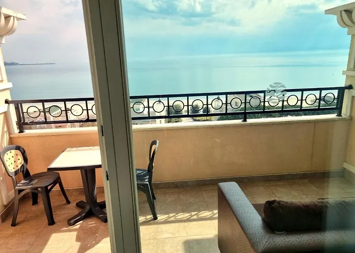 красавиците тъмнокоси Sunset Поморие