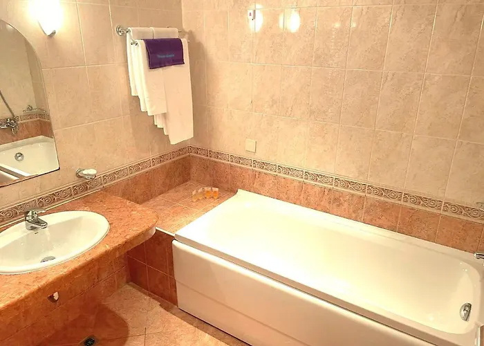 красавиците тъмнокоси Sunset 5*