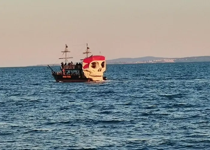 красавиците тъмнокоси Sunset Отель Поморие