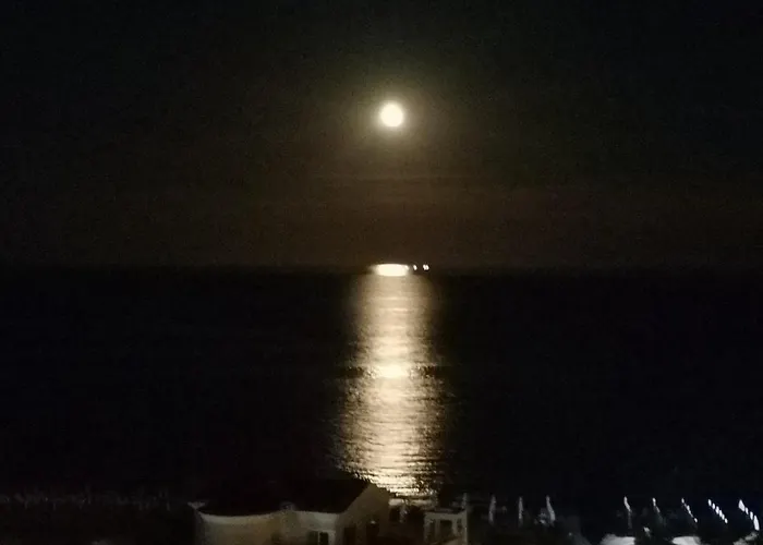 красавиците тъмнокоси Sunset Отель 5*