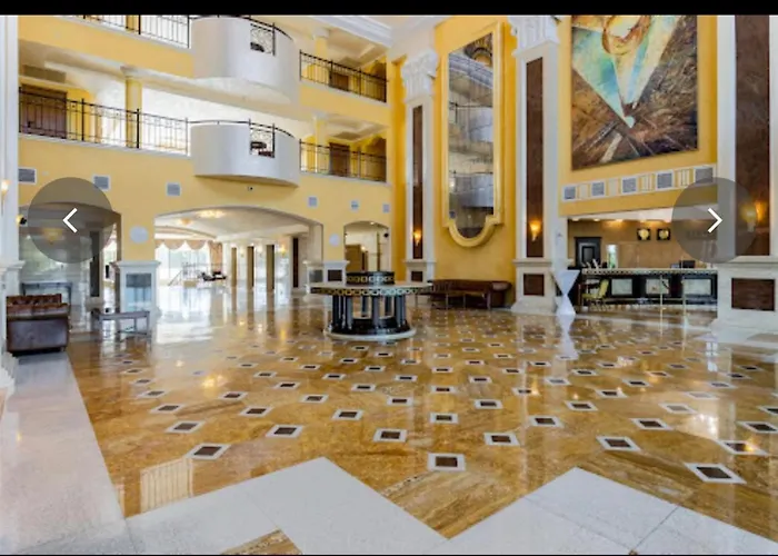 красавиците тъмнокоси Sunset Отель 5*